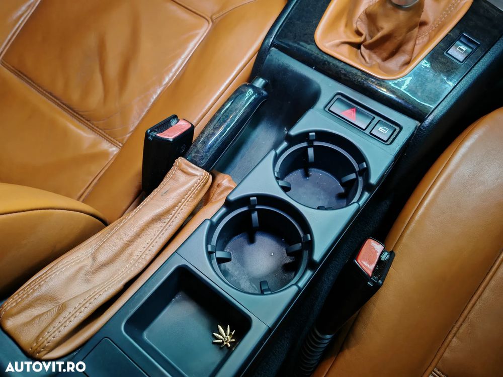 BMW Seria 3 318i Touring Edition Exclusive - 23