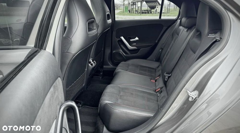 Mercedes-Benz Klasa A 180 AMG Line 7G-DCT - 13