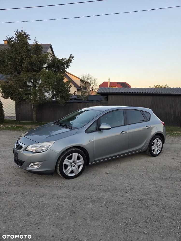 Opel Astra 1.4 ecoFLEX Cosmo - 3