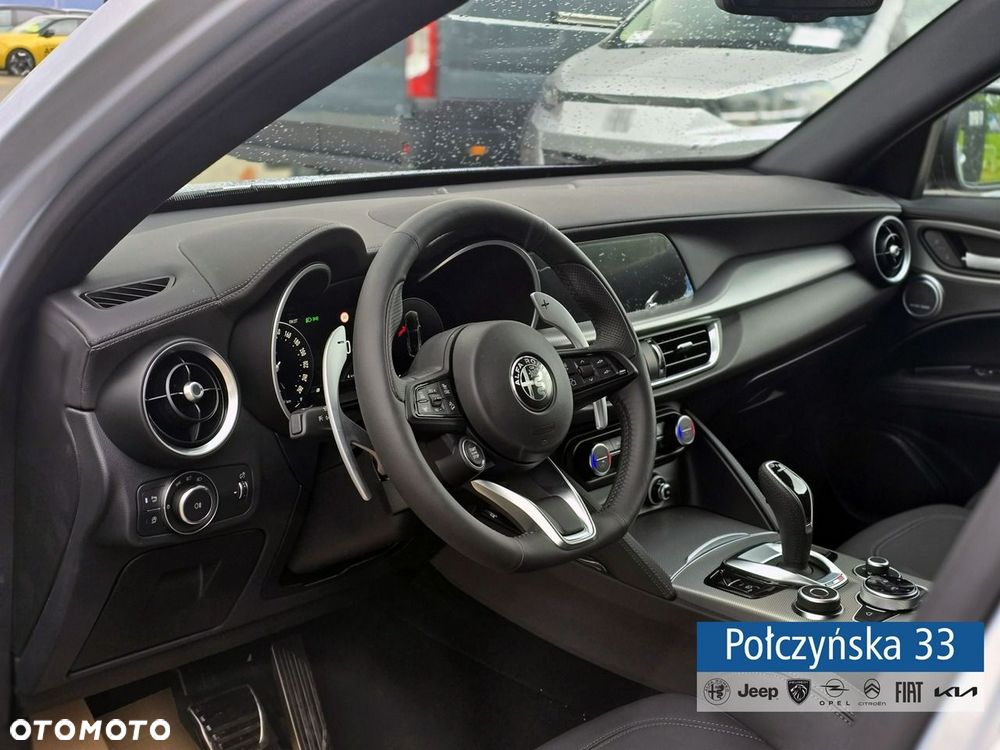 Alfa Romeo Stelvio - 10