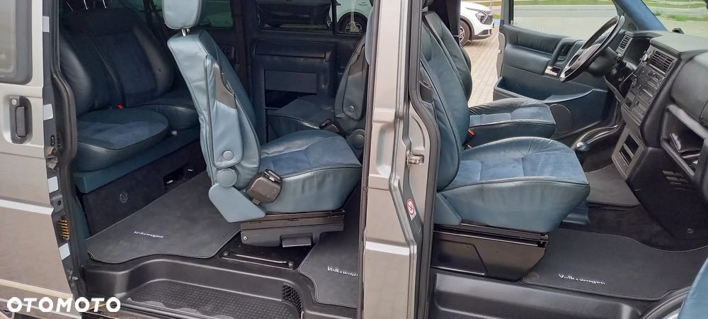 Volkswagen Caravelle - 28