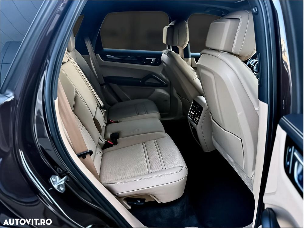 Porsche Cayenne Tiptronic S Platinum Edition - 20