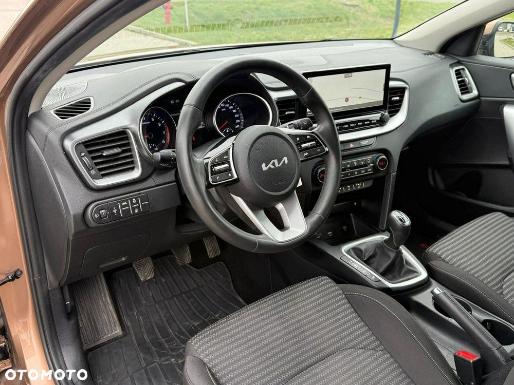 Kia Ceed 1.5 T-GDI Business Line - 10
