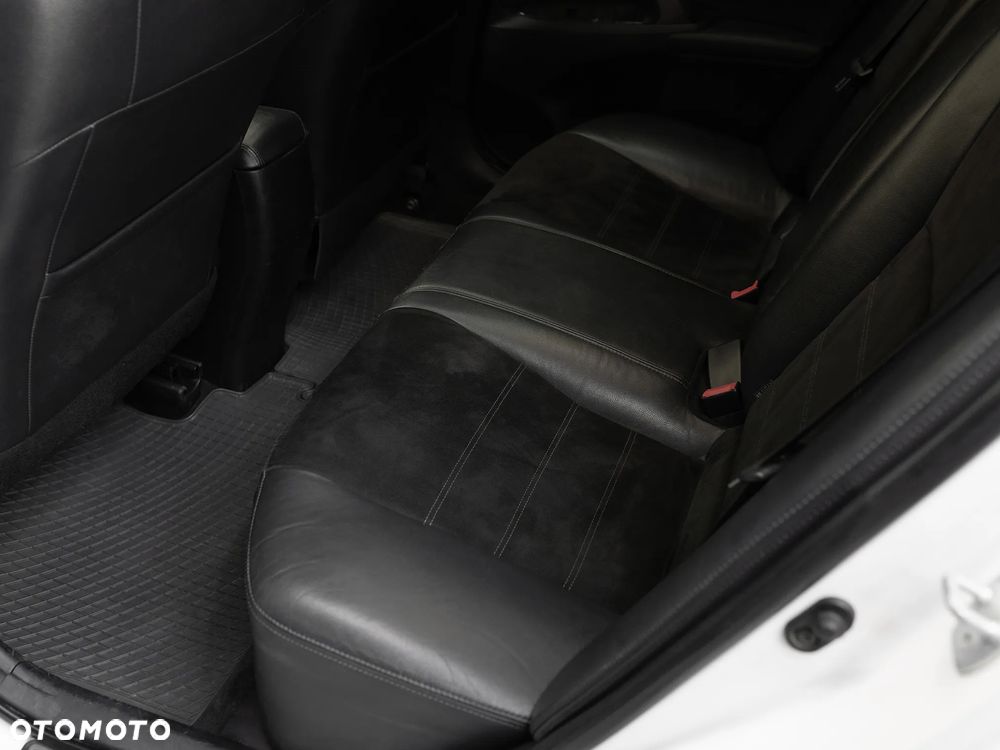 Toyota Avensis 2.0 Business Edition - 10