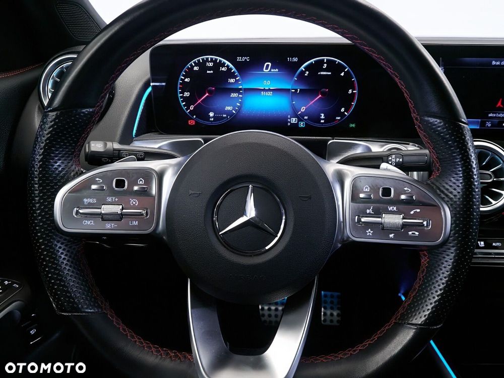 Mercedes-Benz GLB 200 d 4-Matic AMG Line 8G-DCT - 17