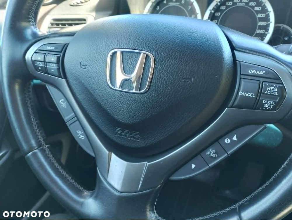 Honda Accord 2.0 Executive Nav - 18