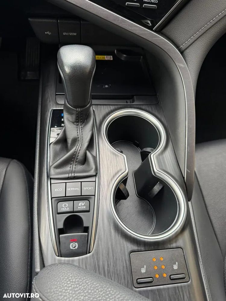 Toyota Camry - 19