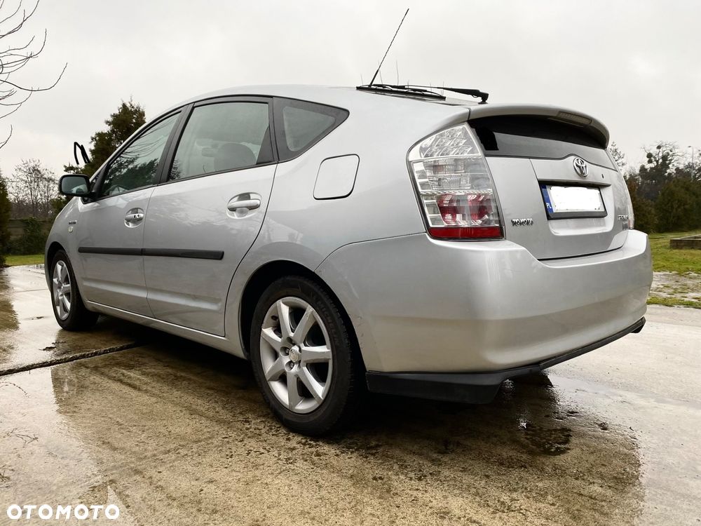 Toyota Prius 1.5 VVT-i Sol - 2