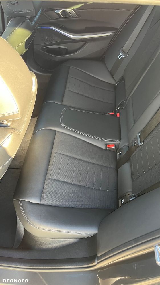 BMW Seria 3 320d Sport Line Sport - 27