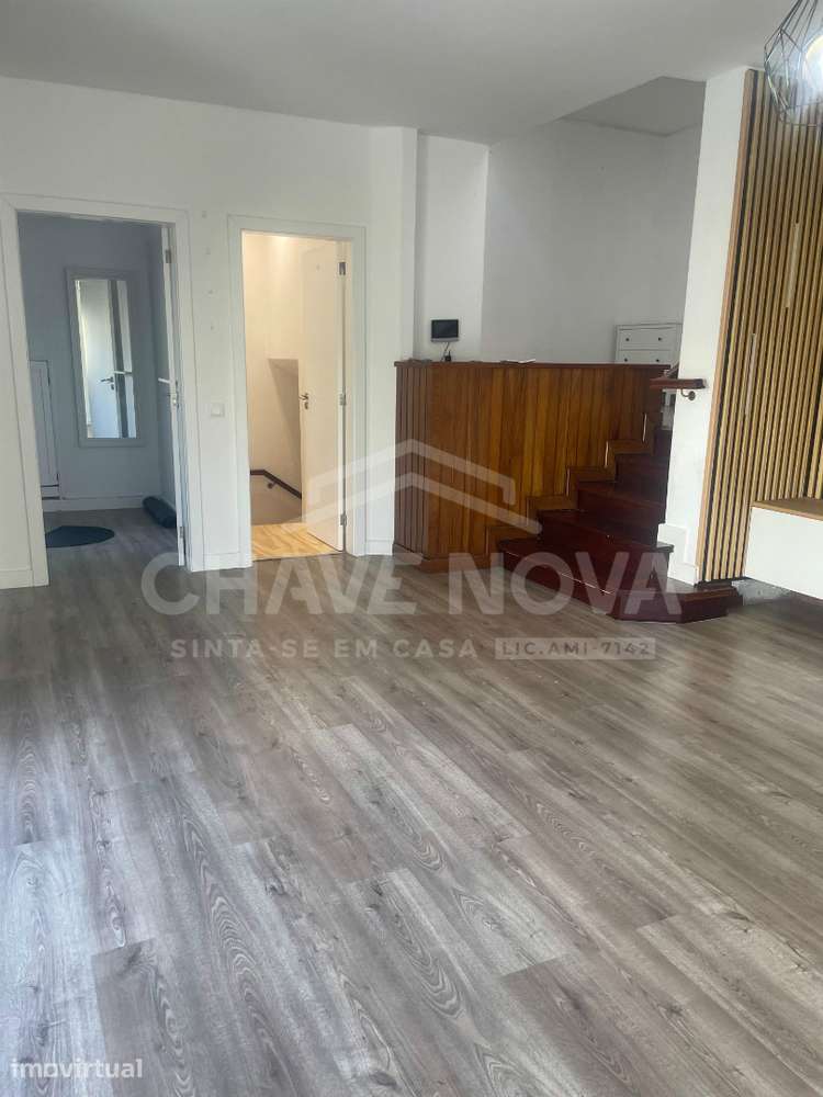 Moradia T4 Totalmente Remodelada em Águas Santas - Grande imagem: 4/29