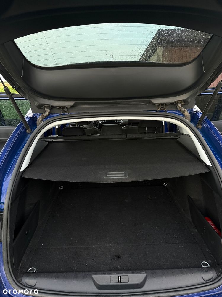 Peugeot 308 2.0 BlueHDi Allure S&S - 10
