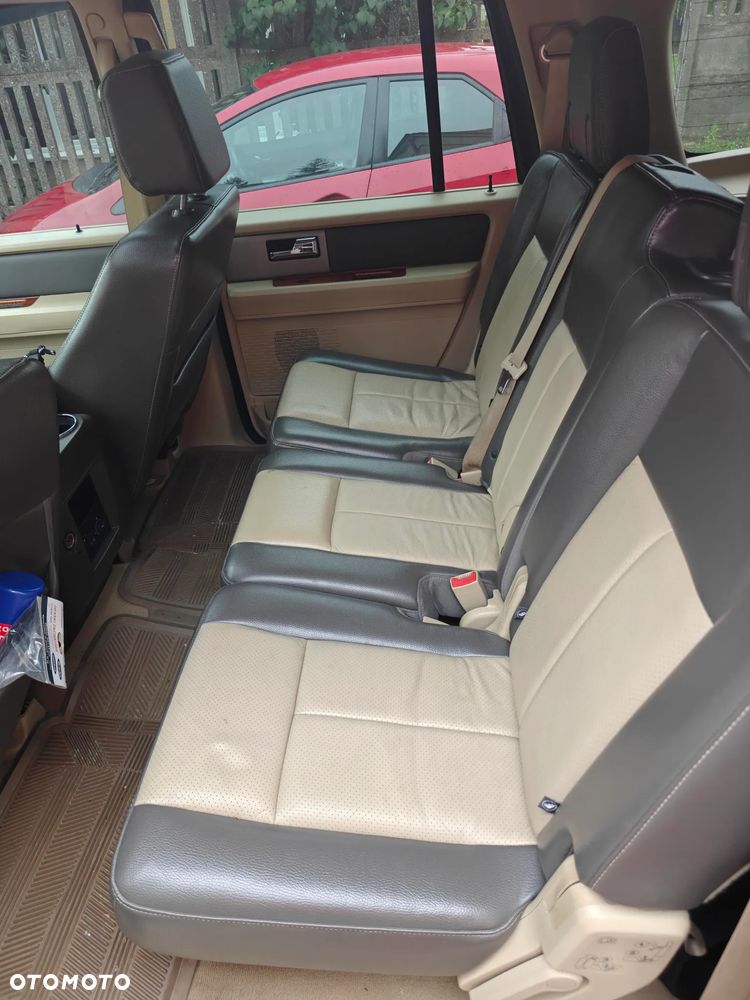Ford Expedition - 16