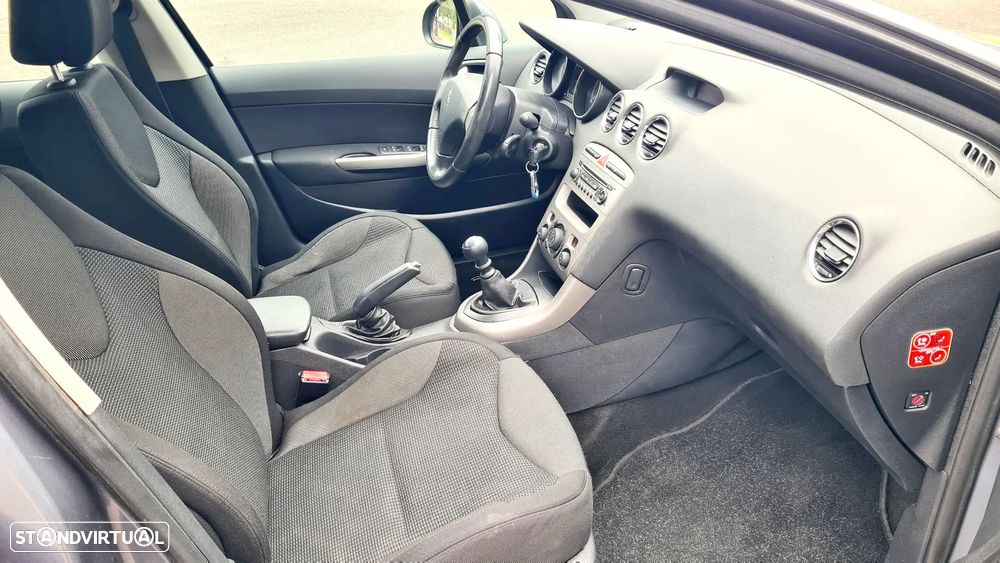 Peugeot 308 1.6 HDi Executive CVM6 - 12