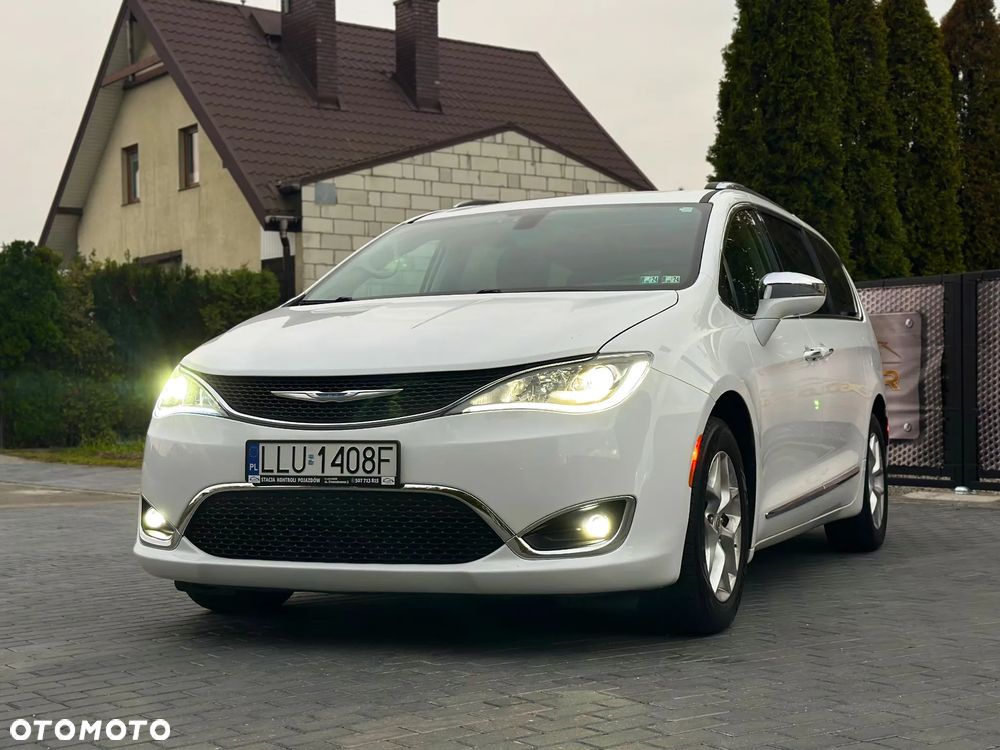 Chrysler Pacifica - 3