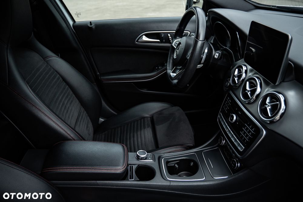 Mercedes-Benz GLA 220 4-Matic AMG Line - 16