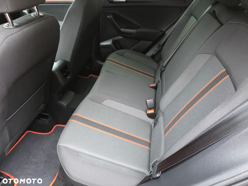 Volkswagen T-Roc - 17