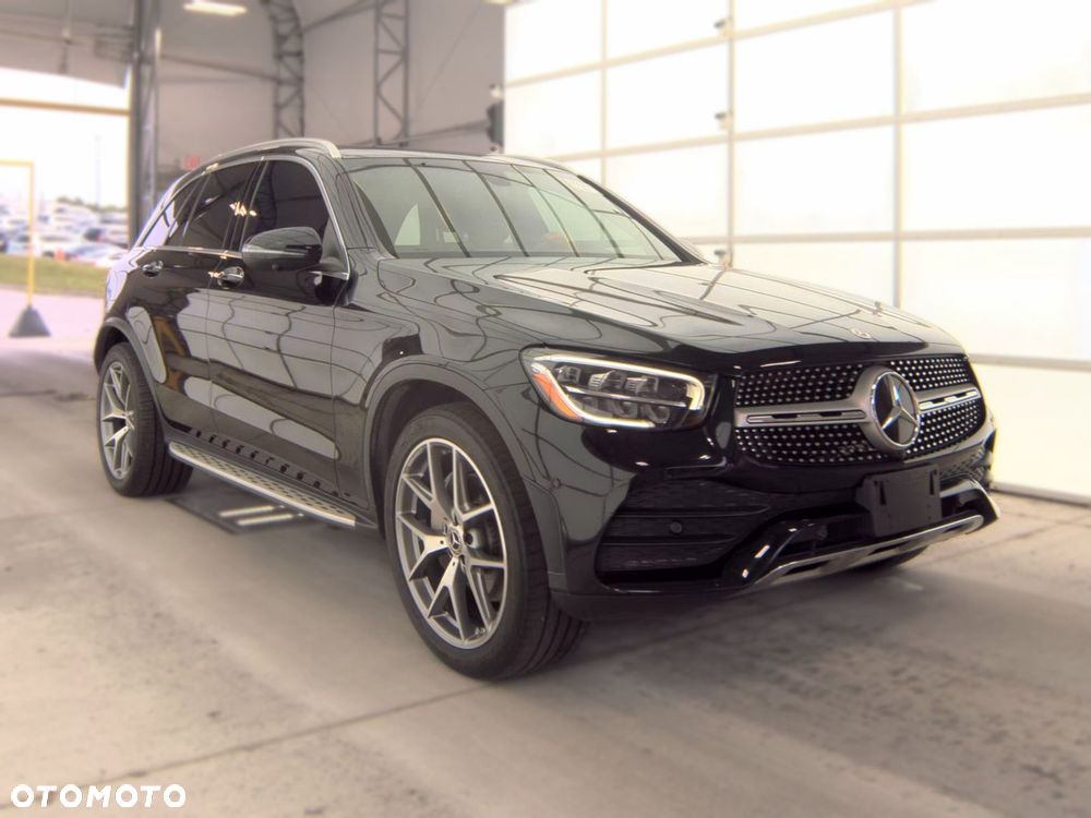Mercedes-Benz GLC 300 4Matic 9G-TRONIC AMG Line - 4