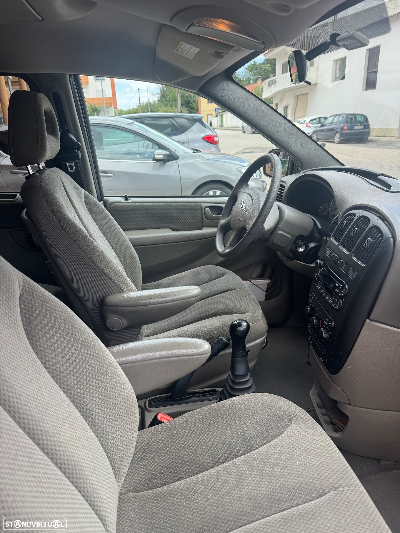 Chrysler Voyager 2.5 CRD SE - 5