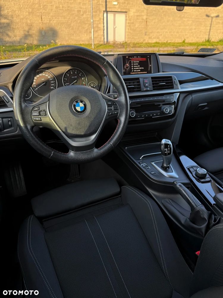 BMW Seria 3 318i Sport Line - 17
