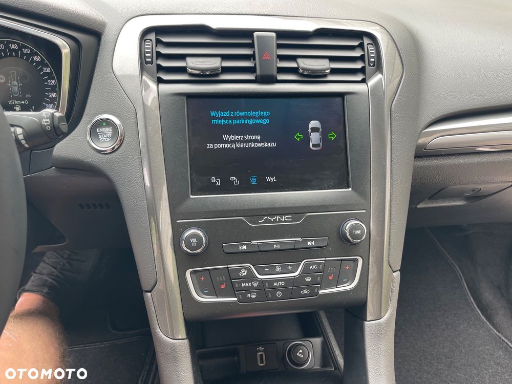 Ford Mondeo - 35