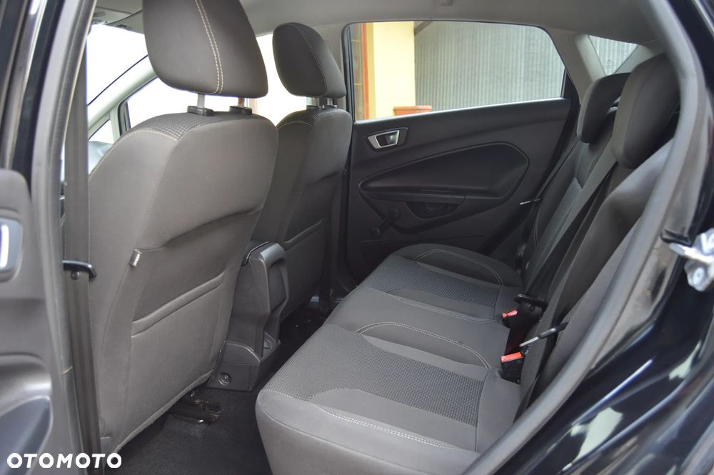 Ford Fiesta - 23