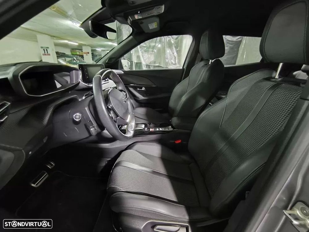 Peugeot e-2008 50 kWh GT - 16