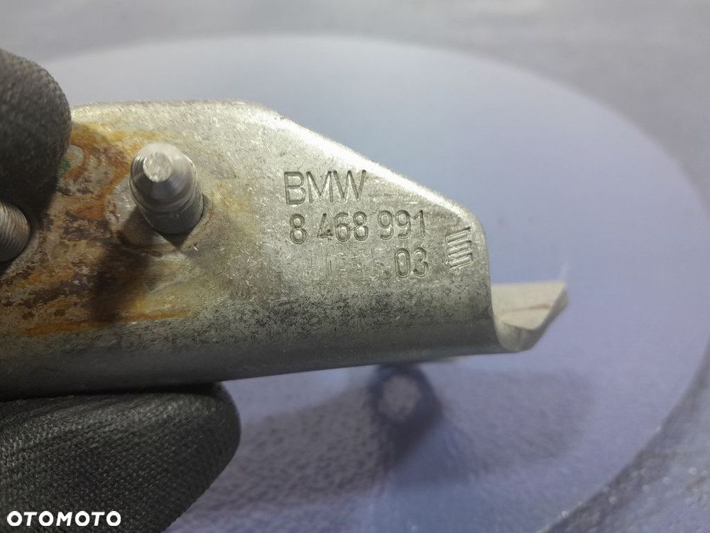 BMW M3 G80 UCHWYT MOCOWANIE KATALIZATORA 8468992 - 4