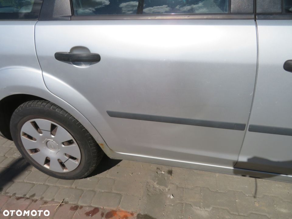 DRZWI TYLNE PRAWE FOCUS II MK2 KOMBI O3  MOONDUST SILVER FORD 2004-2008 - 3