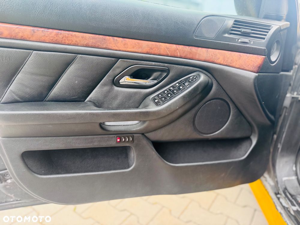 BMW Seria 5 525d - 13
