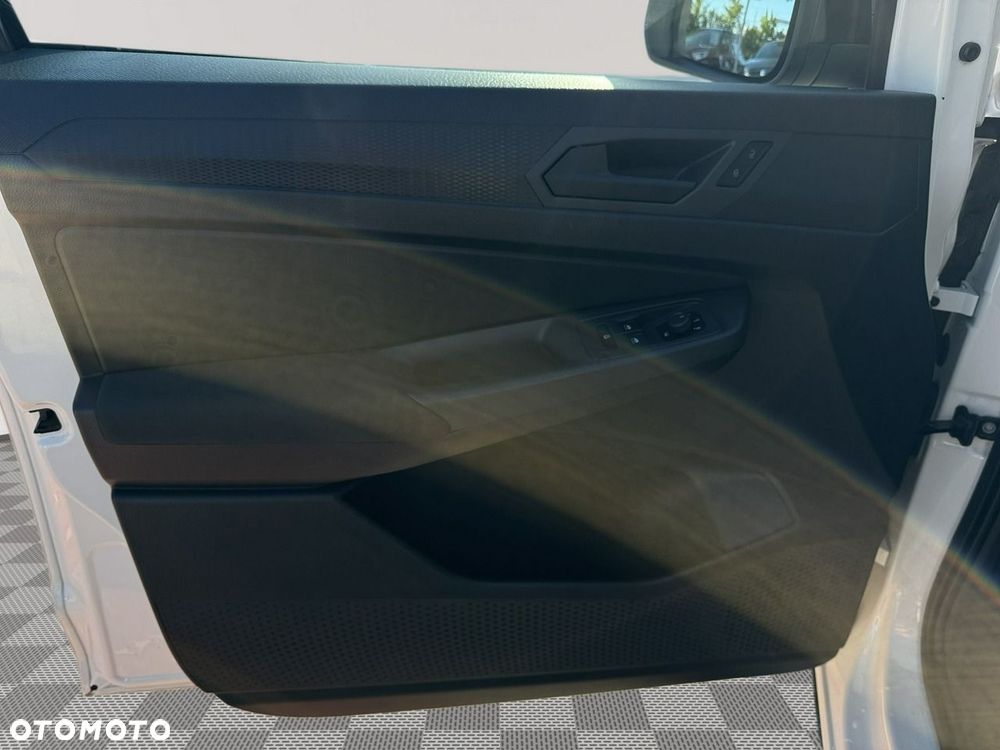 Volkswagen Caddy - 11