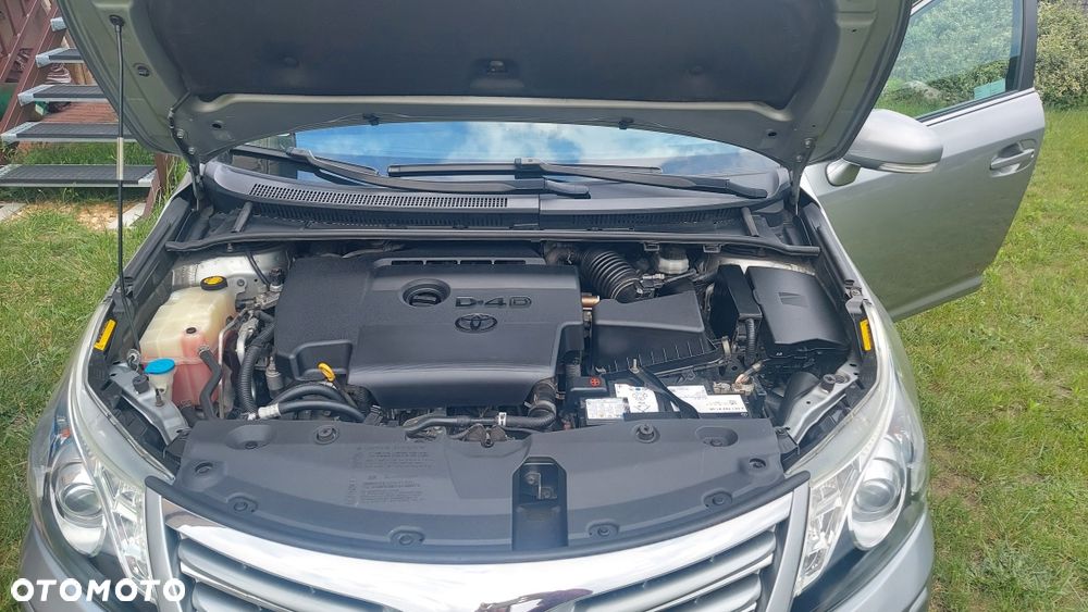 Toyota Avensis - 8