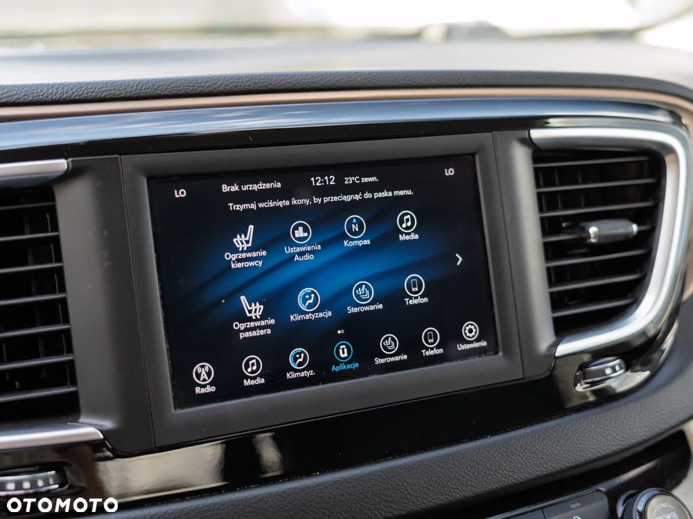 Chrysler Pacifica - 31