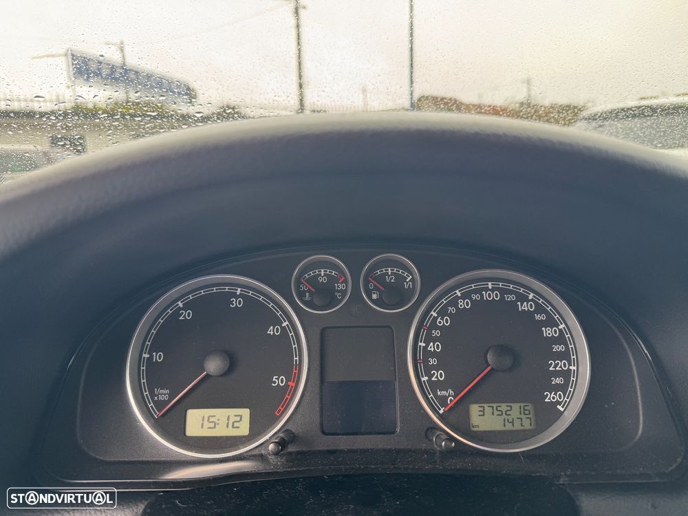 VW Passat 1.9 TDi Trendline EC - 15