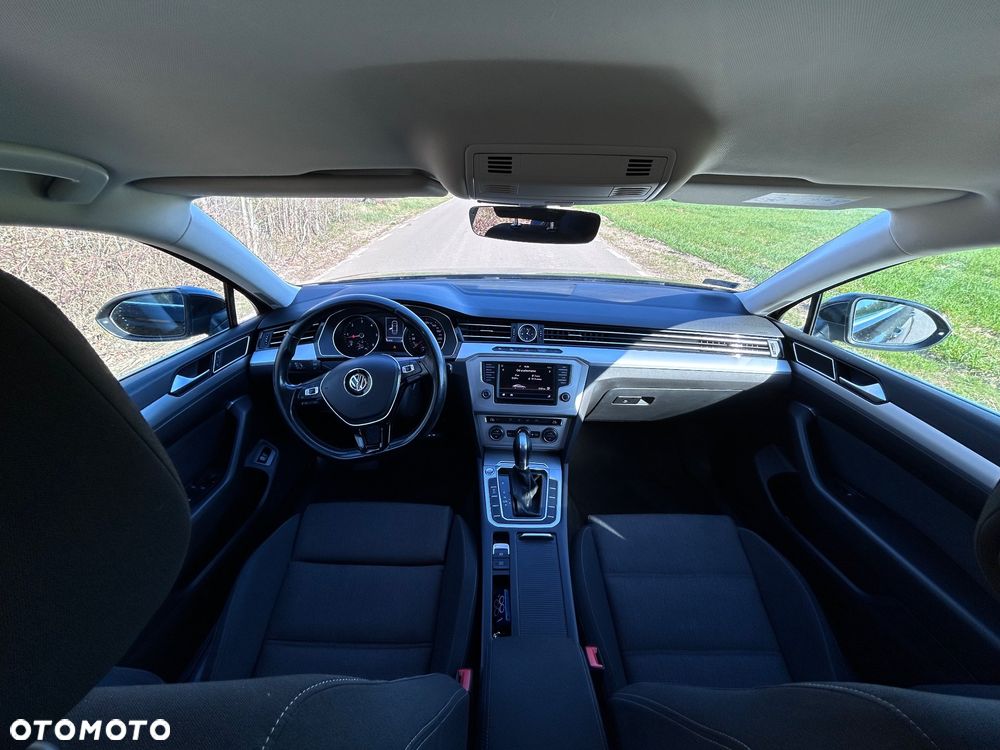 Volkswagen Passat - 13