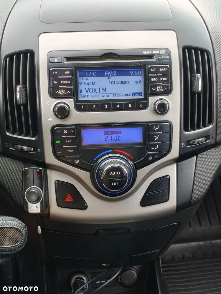 Hyundai i30 1.6 CRDi Classic + World Cup - 9