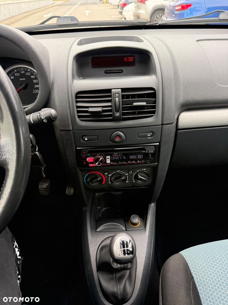 Renault Clio 1.2 16V Campus Extreme - 6