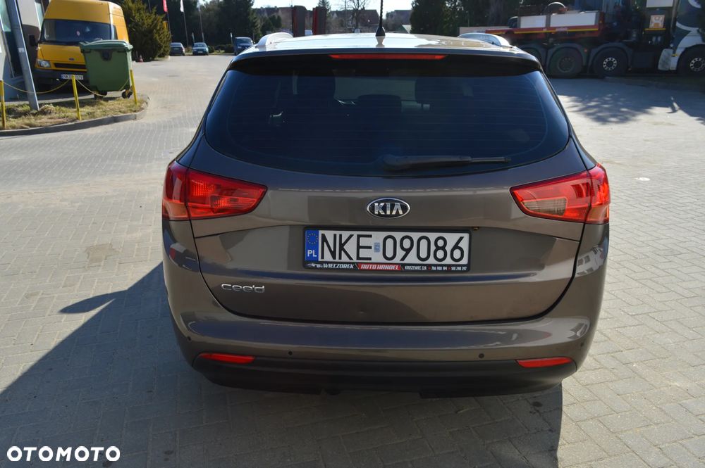 Kia Ceed 1.6 GDI Dream Team Edition - 8
