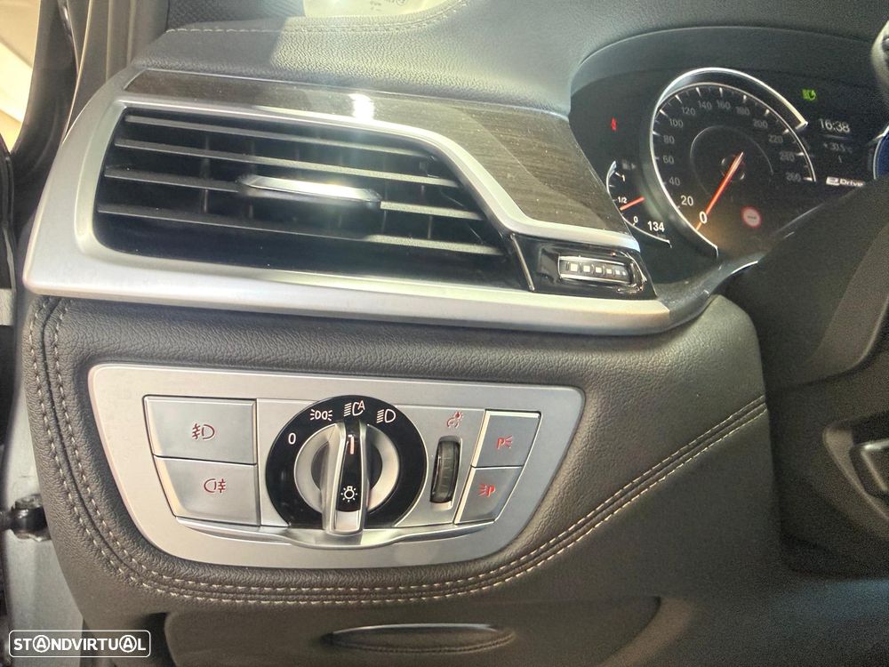 BMW 740 e iPerformance Pack M - 34
