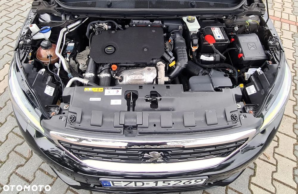 Peugeot 308 BlueHDi 130 Stop & Start Allure Business-Paket - 37