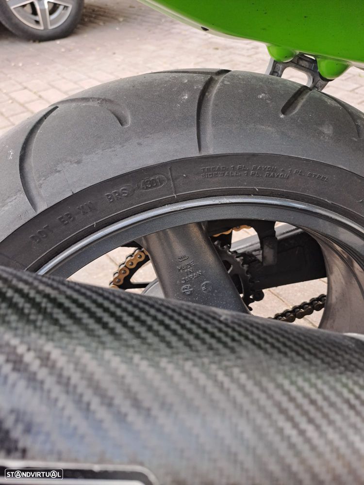 Kawasaki ZXR Ninja ZX7R - 17