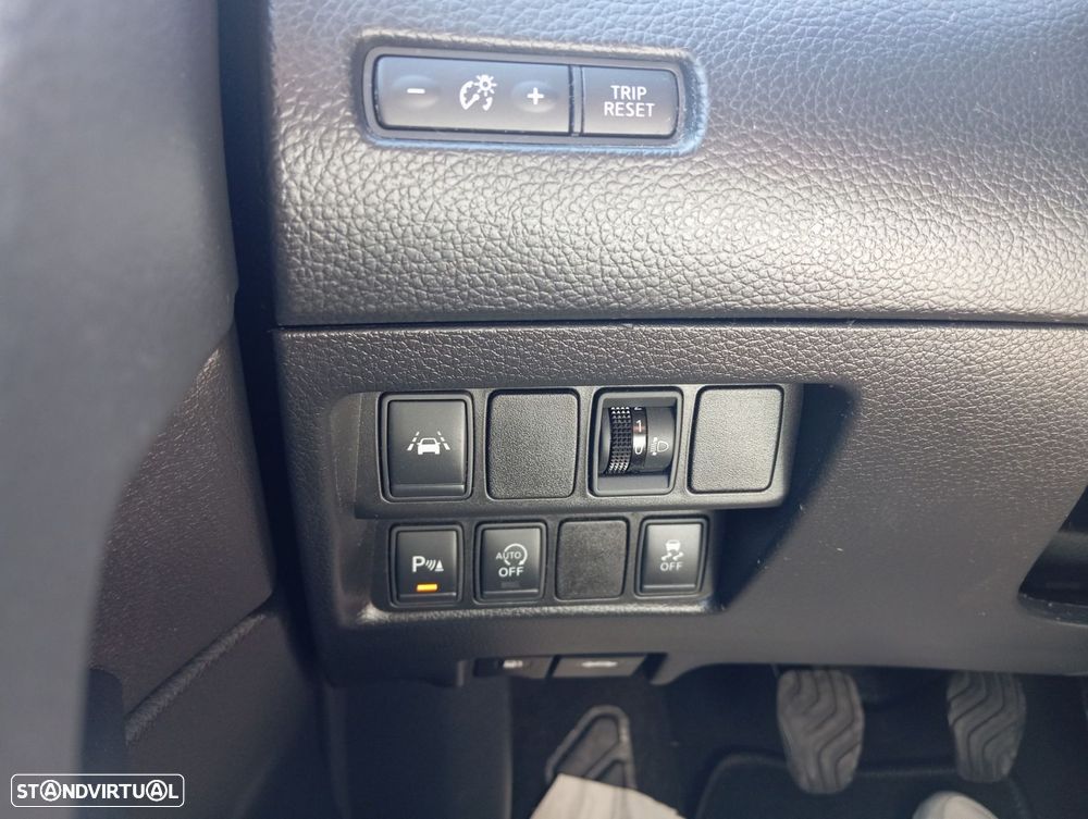 Nissan Qashqai 1.5 dCi N-Connecta 18 - 16