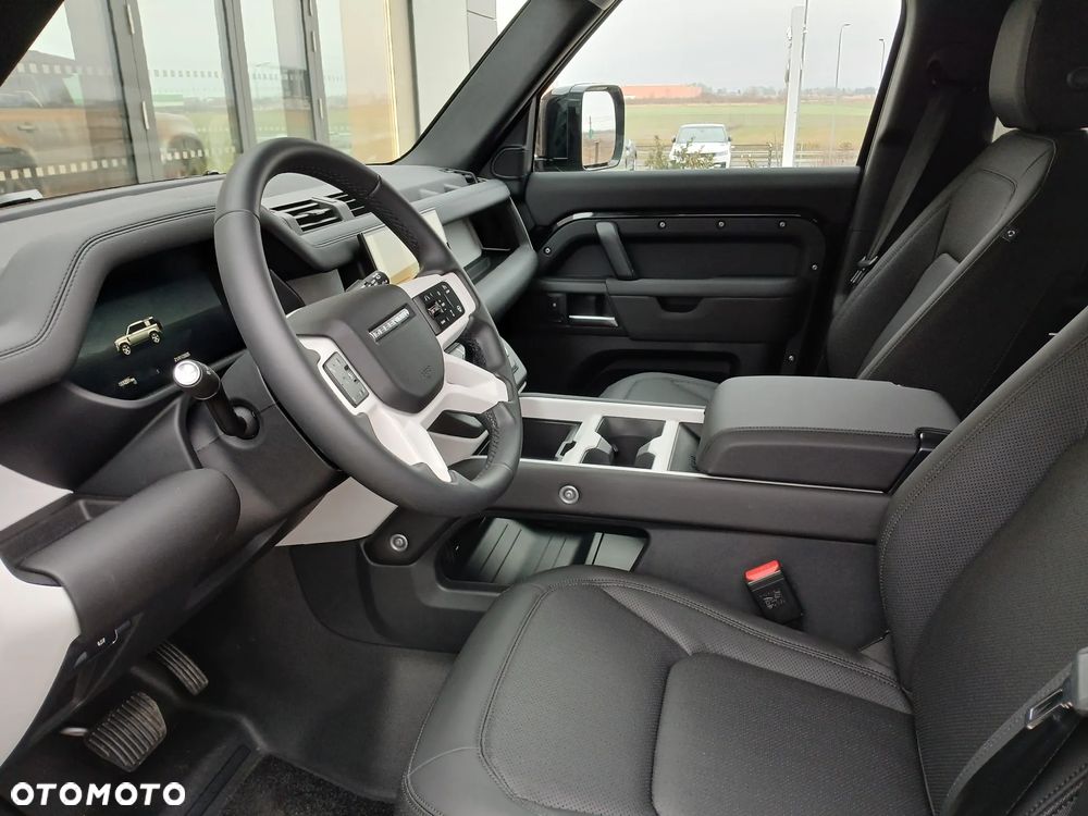 Land Rover Defender - 7