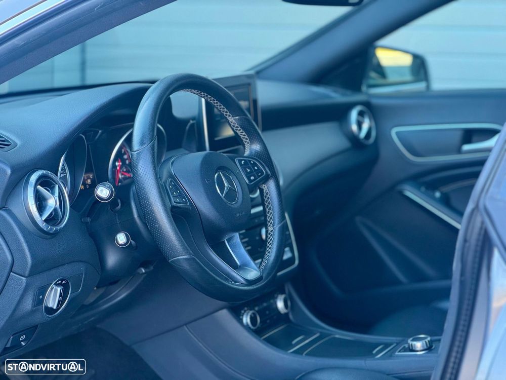 Mercedes-Benz CLA 180 7G-DCT Urban - 13
