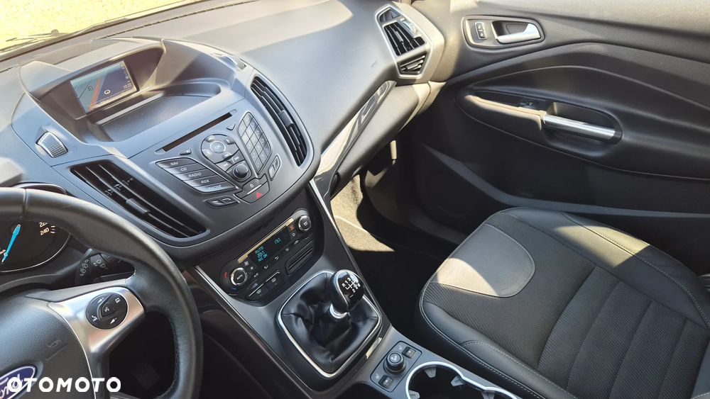 Ford Kuga 2.0 TDCi 4x4 Titanium - 21