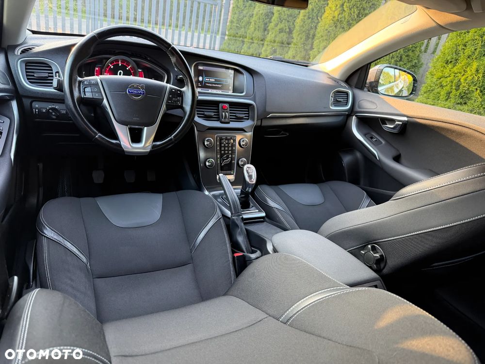 Volvo V40 D2 Momentum - 17