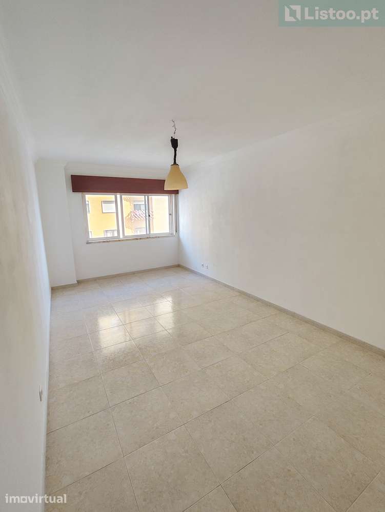 Apartamento T2 com 90m² e parqueamento em Monte Abraão – Queluz - Grande imagem: 5/35