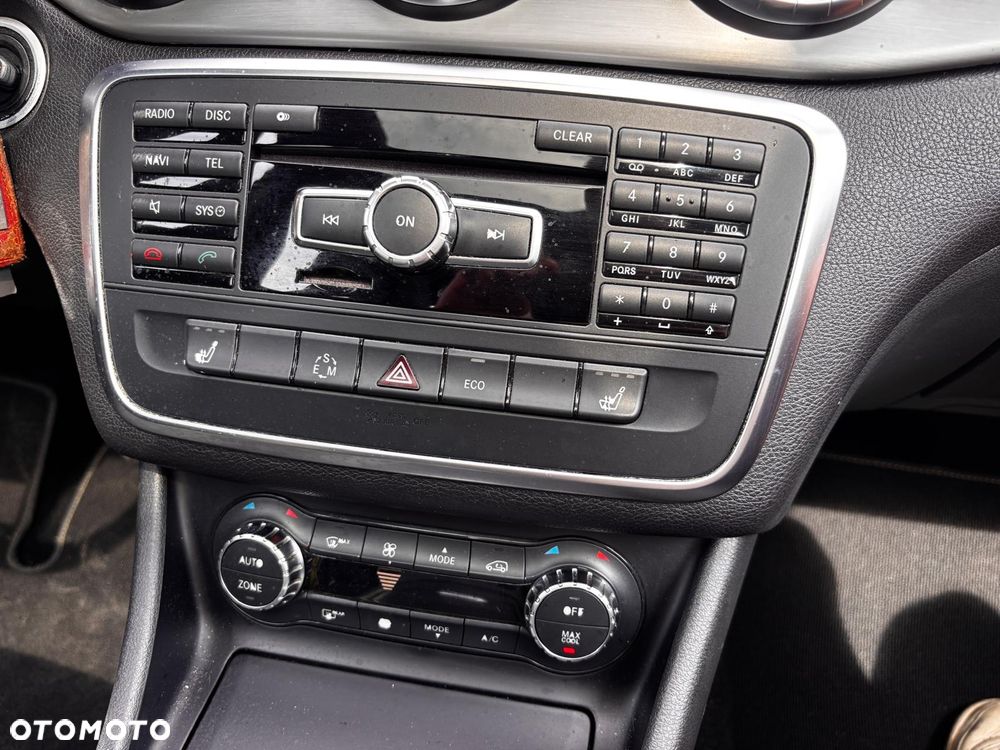 Mercedes-Benz CLA 250 7G-DCT AMG Line - 24