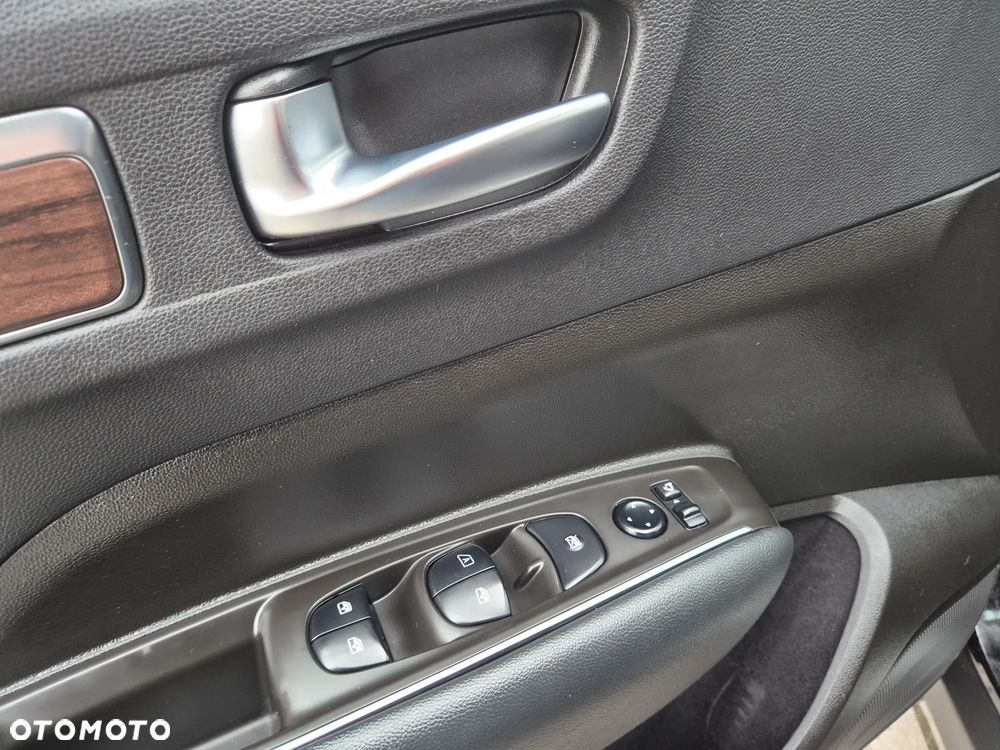 Renault Koleos ENERGY dCi 175 X-tronic 4WD LIMITED - 32