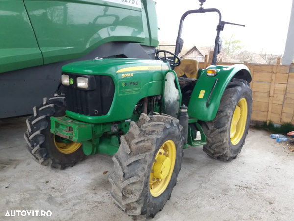 John Deere 5065 E