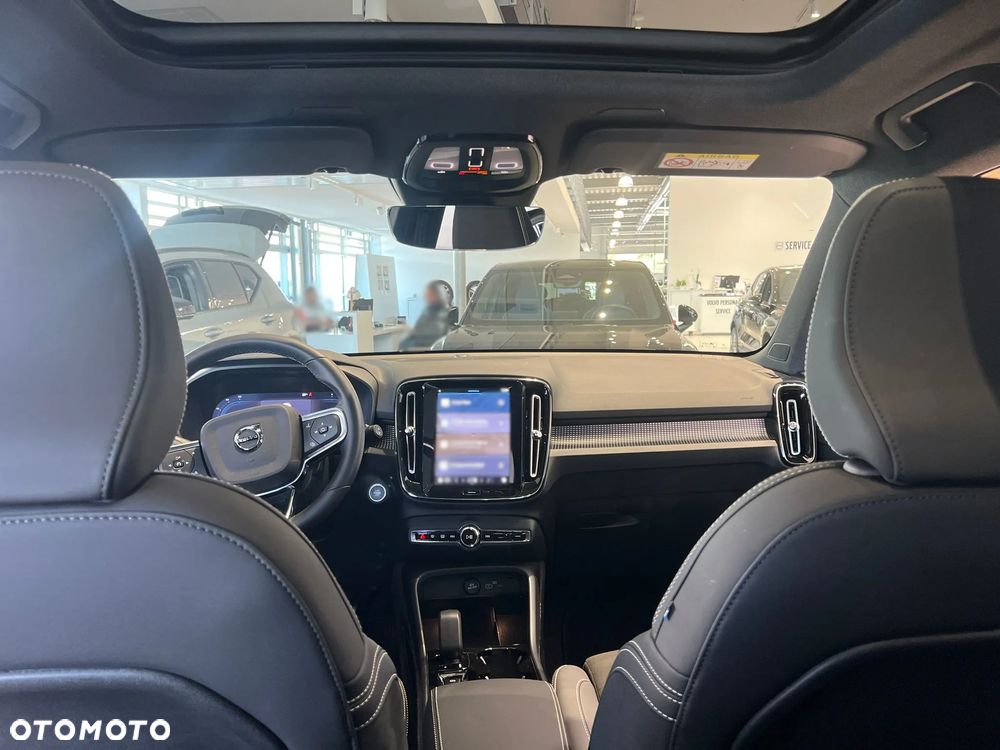 Volvo XC 40 B4 B DKG Ultra Black Edition - 9